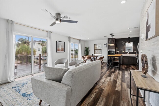 Building Photo - 9 3rd St