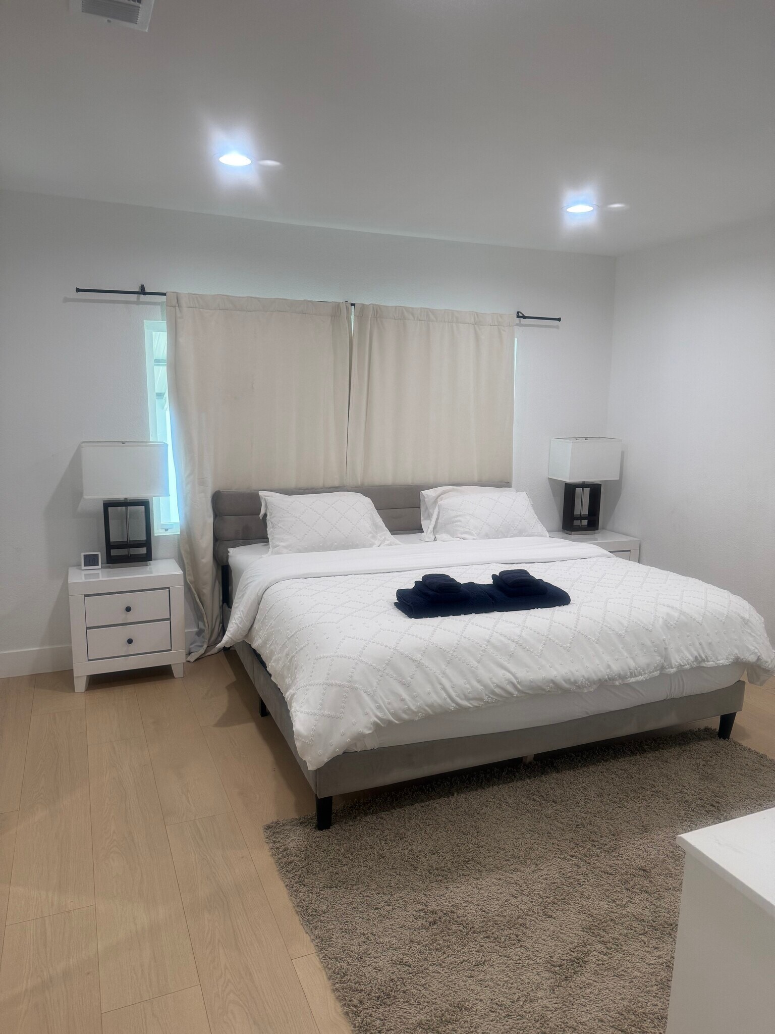 Building Photo - 2054 Fremont Ave