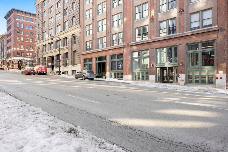 Primary Photo - 706 Broadway Blvd