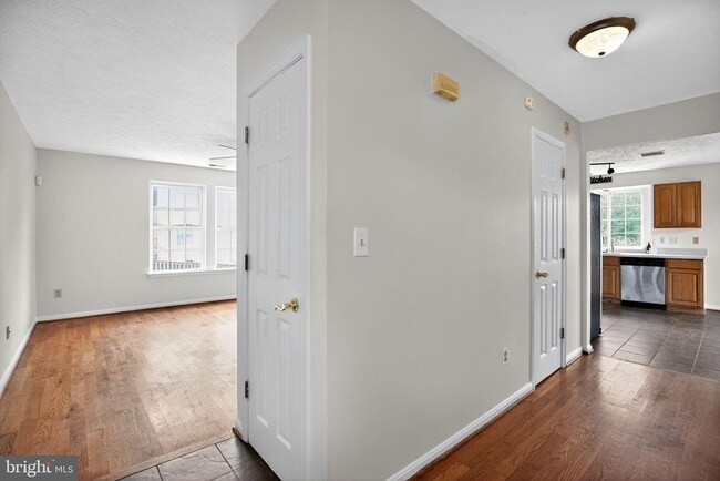 Building Photo - 22513 Castle Pollard Way