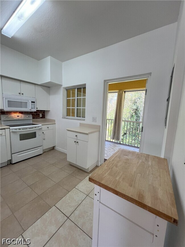Building Photo - 8407 Bernwood Cove Loop