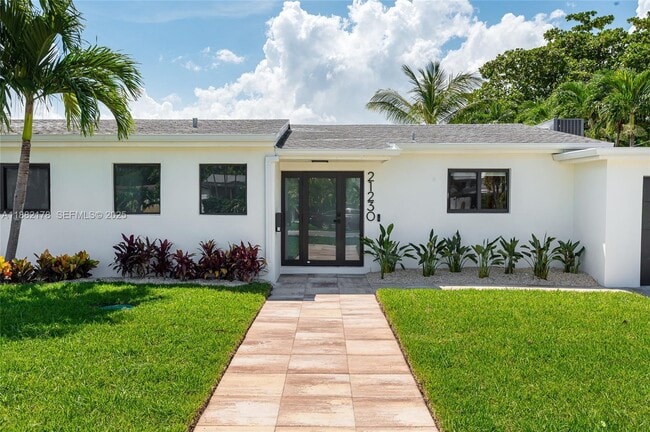 Building Photo - 21230 NE 25th Ct