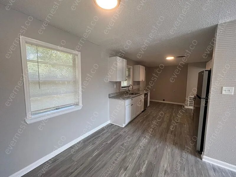 Building Photo - 7012 Yarberry Ln