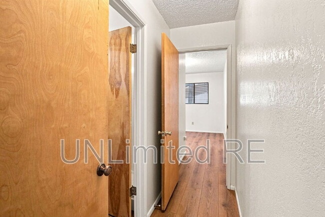 Building Photo - 1410 Inverrary Way