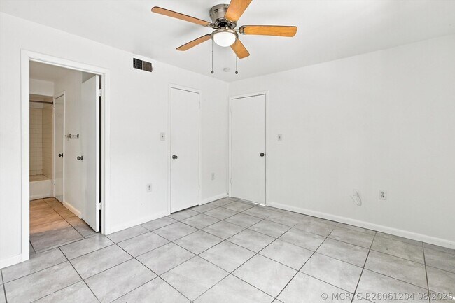 Building Photo - 10581 SW 155th Ct