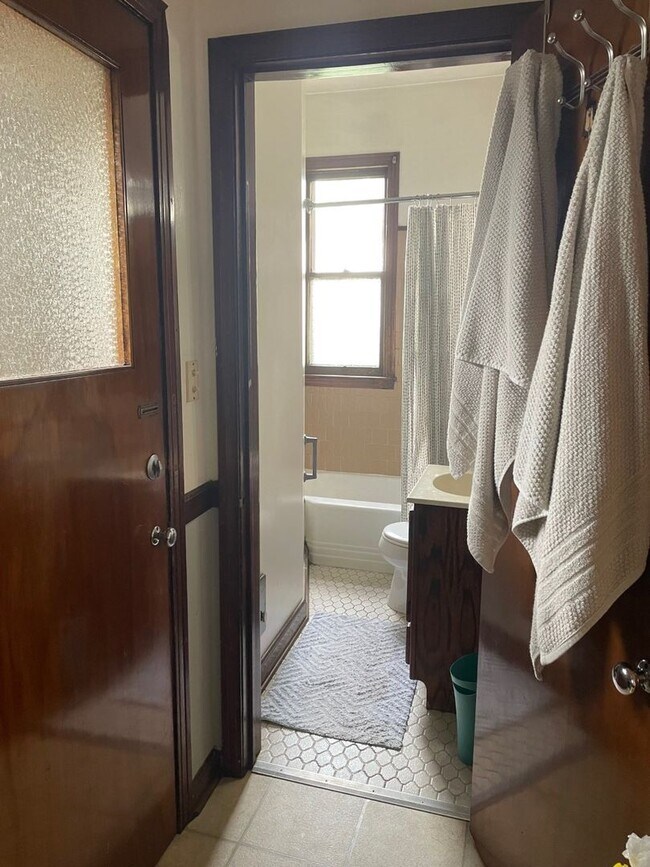 Building Photo - 2745-2747 S. Herman St. - Duplex