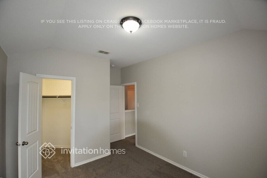 Building Photo - 652 Creekview Dr