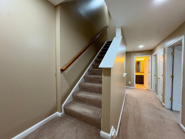 Building Photo - Charming 3BD/2BA/2 Half Bath Townhome with Garage in Havre de Grace, MD!