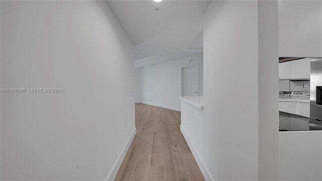 Building Photo - 555 NE 34th St