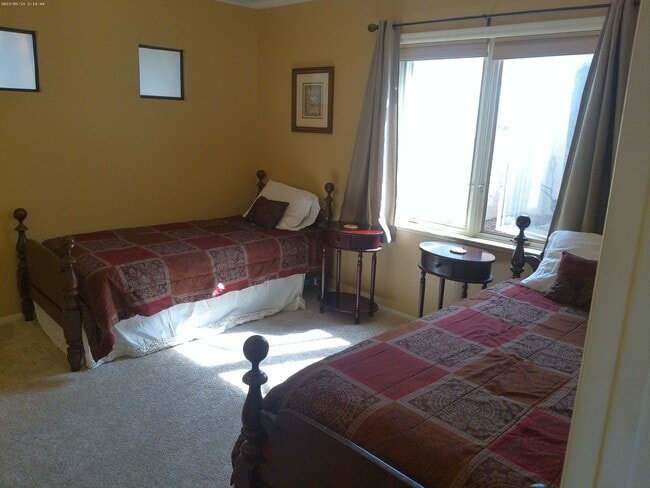 Building Photo - Entertainers Delight Beautiful Pool home Available May 12 to Sept 15, 2026