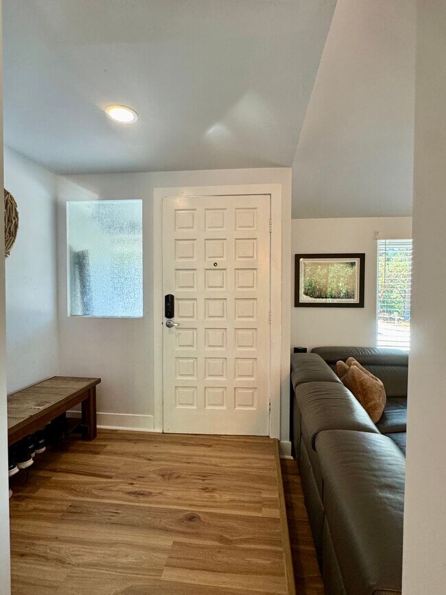 Building Photo - 4425 Sierra Springs Dr