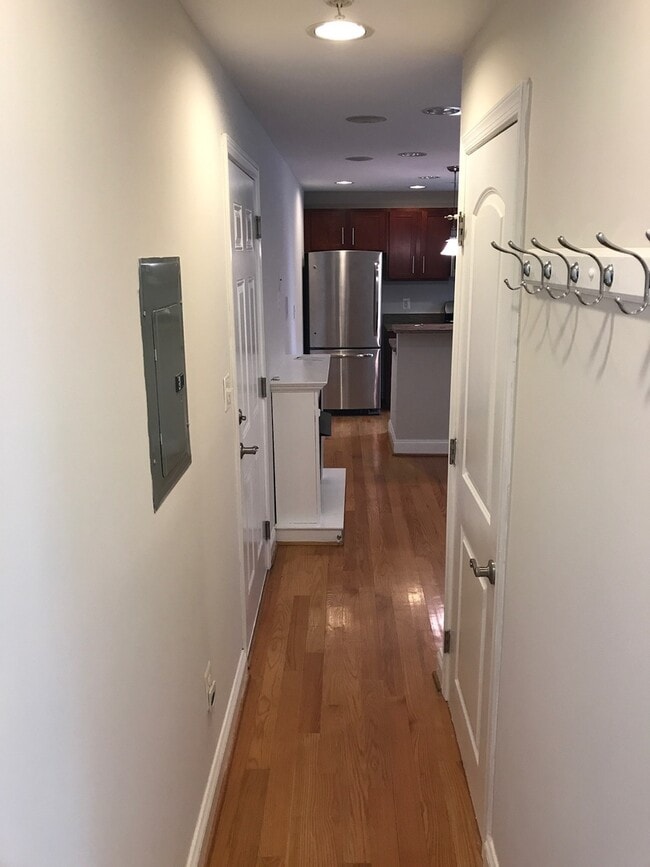 Building Photo - Great Opportunity In H St