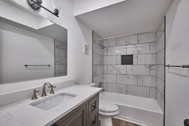 Building Photo - 8511 Canterbury Square W