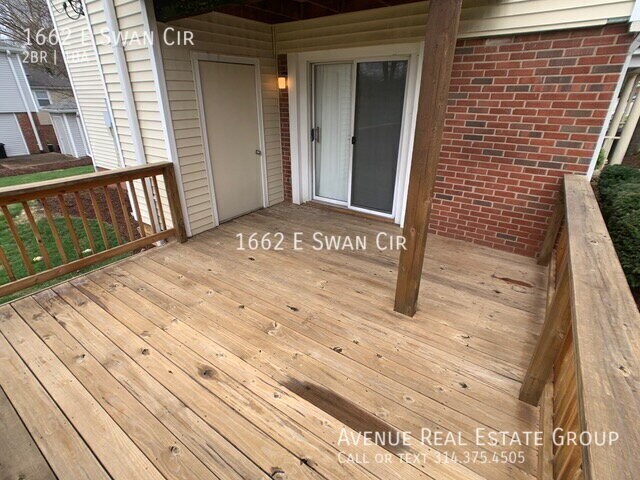 Building Photo - 1662 E Swan Cir