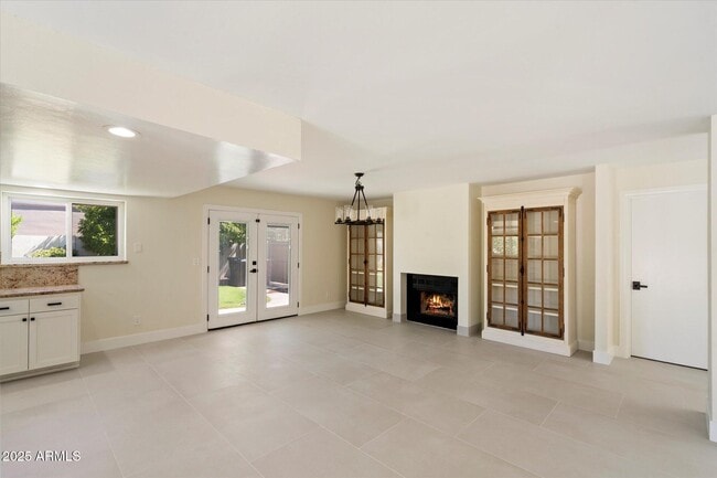 Building Photo - 8338 E San Rafael Dr