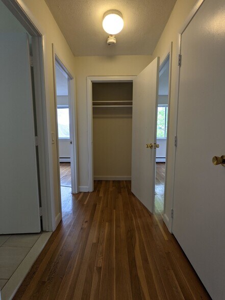 Building Photo - 75 Gardner St