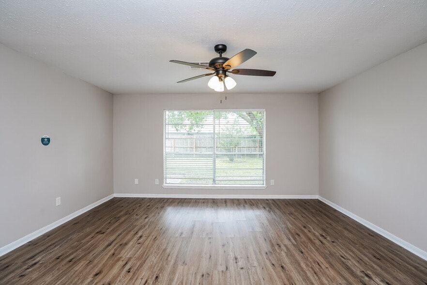 Building Photo - 3542 Lindenfield Dr