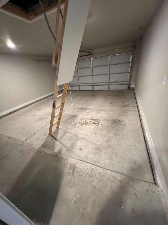 Building Photo - Lubbock Cooper ISD 3 Bedroom/2 Bathroom AVAILABLE NOW!