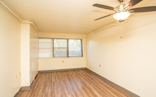 Building Photo - 850 W Muhammad Ali Blvd