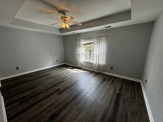 Building Photo - Townhouse for Rent