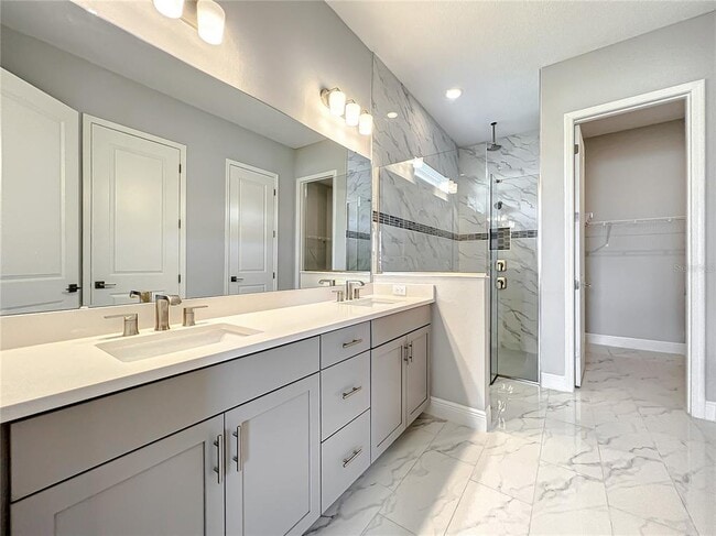 Building Photo - 13181 McMillan Dr