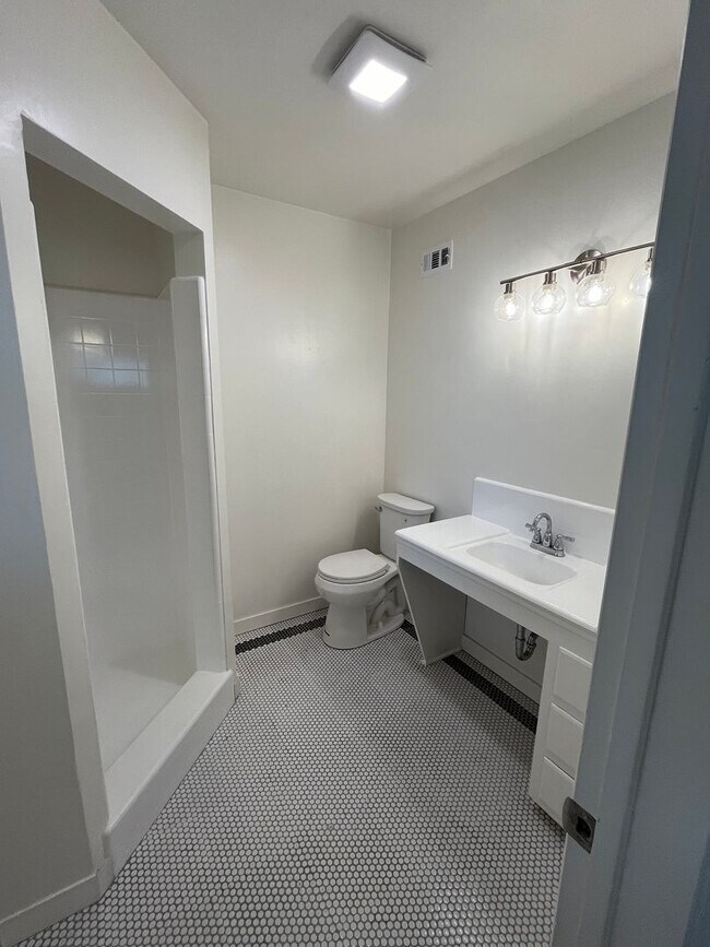 Building Photo - STUNNING 3BD/2BA ON CORONADO ISLAND! -2 BL...