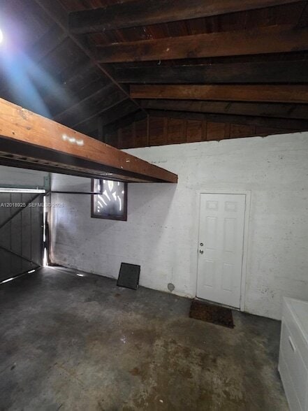 Building Photo - 1611 Coral Gate Dr
