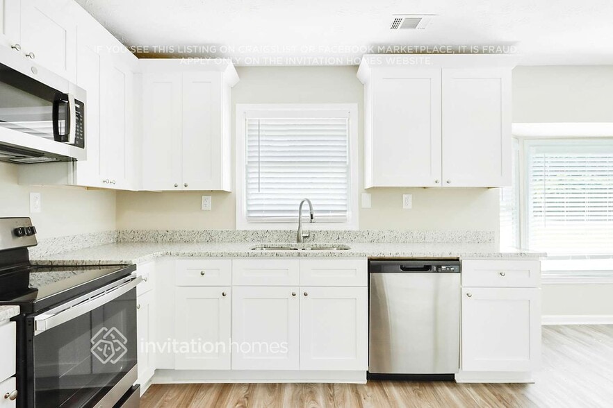 Building Photo - 65 Salem Meadow Dr