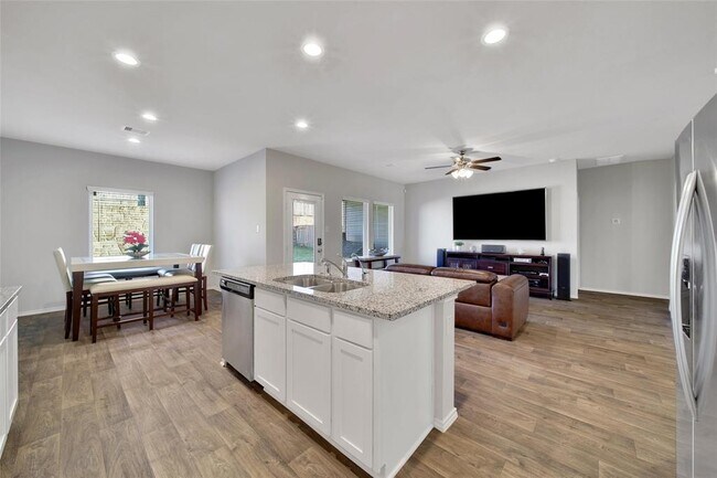 Building Photo - 13854 Rock Island Trl