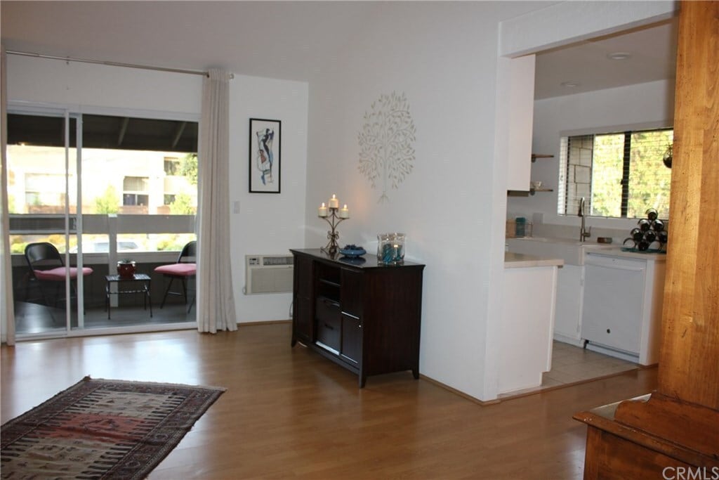 Living Room2 - 220 Springview