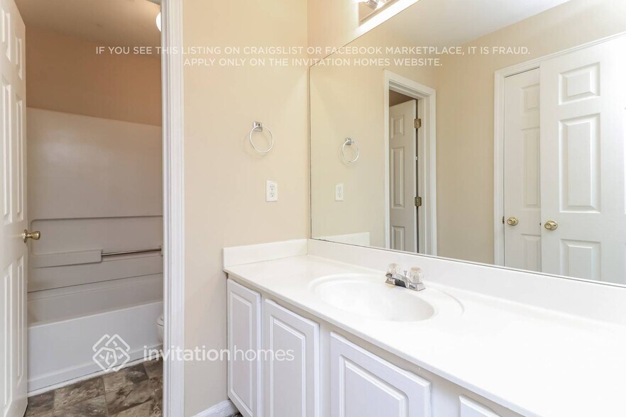 Building Photo - 3740 Cranford Dr SW