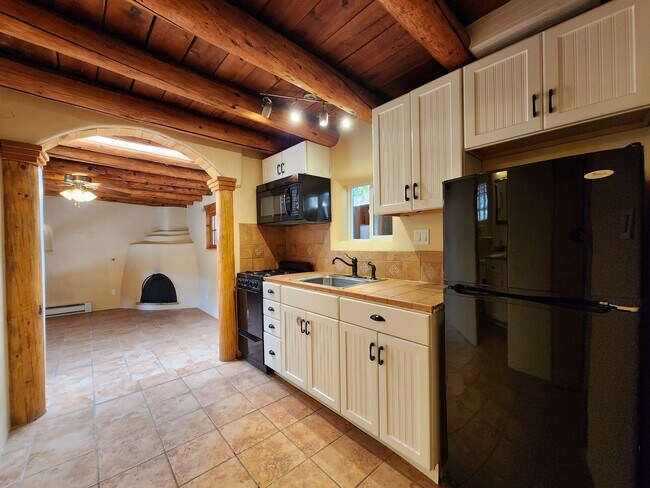 Building Photo - 235 Irvine St