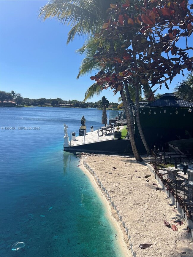 Building Photo - 6484 Miami Lakes Dr