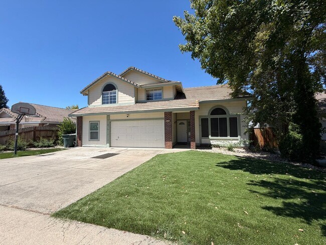 Building Photo - AVAILABLE NOW! Come view this 5 Bedroom single family home in Rocklin!