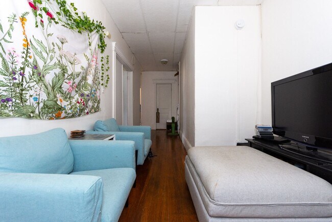 Building Photo - Allston 2 BR Apartment - 9/1/26