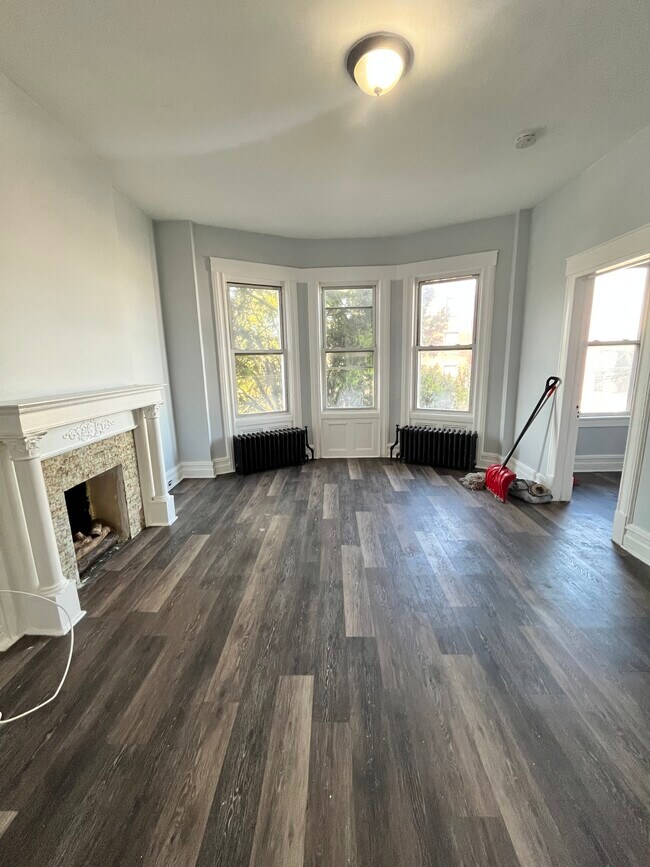 Building Photo - 236 Danforth Ave