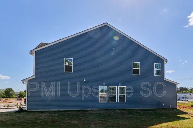 Building Photo - 214 Cali Wy