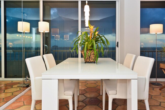 Building Photo - 5510 N Ocean Dr