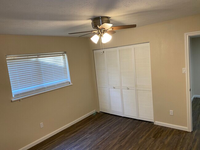 Building Photo - 5702 Golden Grove Ln