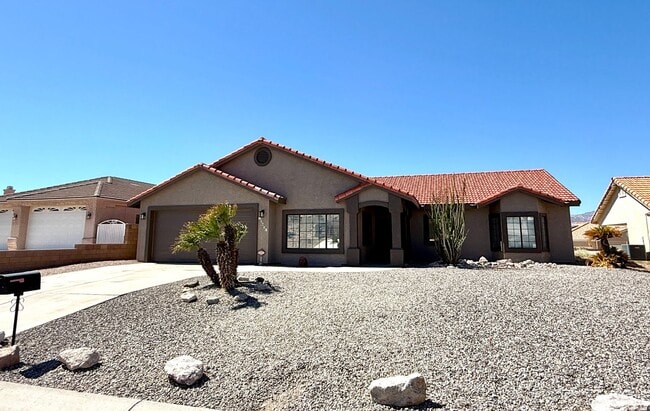 Building Photo - Custom 3 Bedroom, 2.5 Bath Home w/Bonus Ro...
