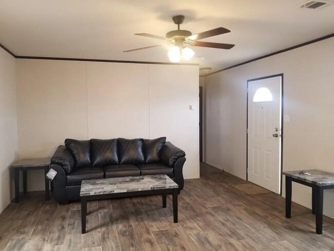 Building Photo - 705 US-385