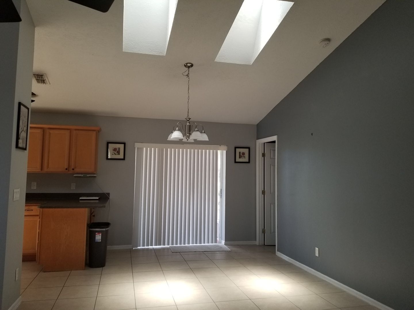 Building Photo - 3824 SW 14th Ave