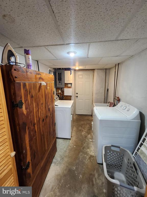 Building Photo - 5819 Bustleton Ave