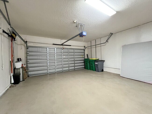 Building Photo - 2532 Glenridge Cir