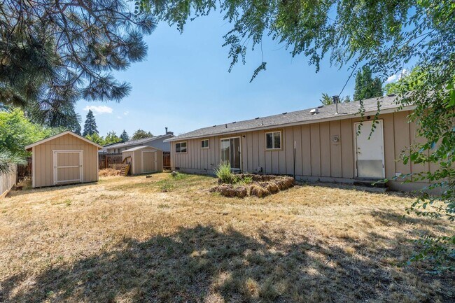 Building Photo - 2640 NE Harvey Ln