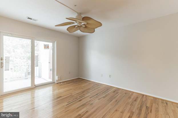 Building Photo - 1346 Chanticleer-