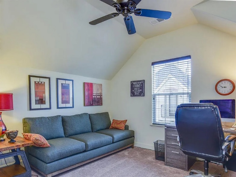 Building Photo - 1024 Provence Village Dr