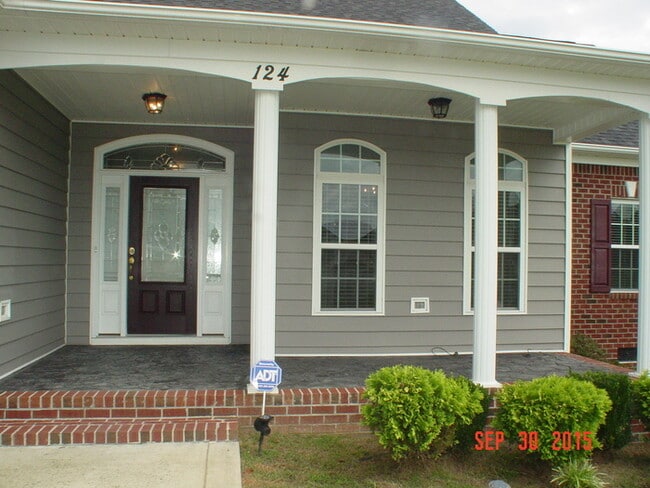 Building Photo - 124 Hurdle Ln