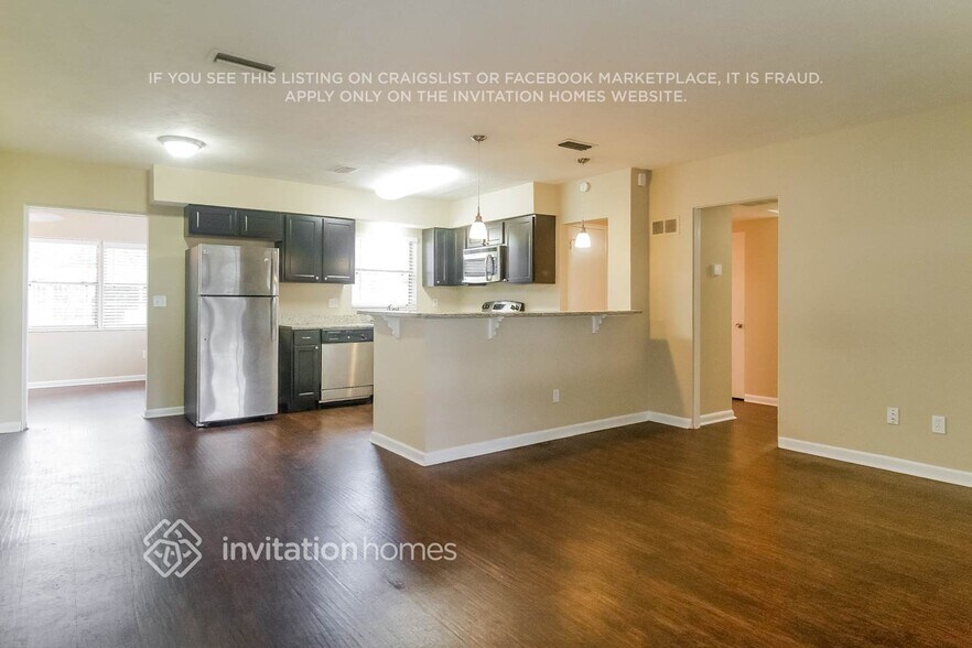 Building Photo - 2631 Ambergate Rd