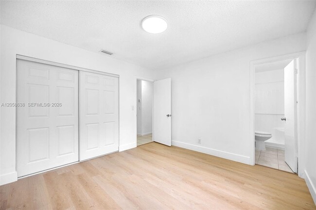 Building Photo - 304 SW 77th Ave